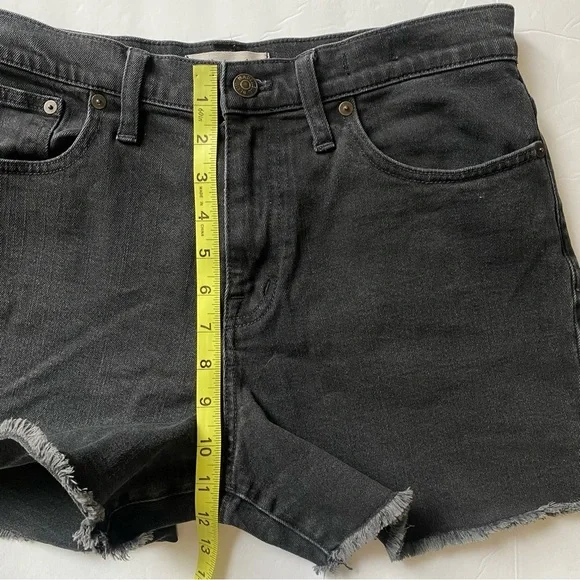 Madewell High-Rise Denim Shorts in Lunar Wash - Picture 8 of 12